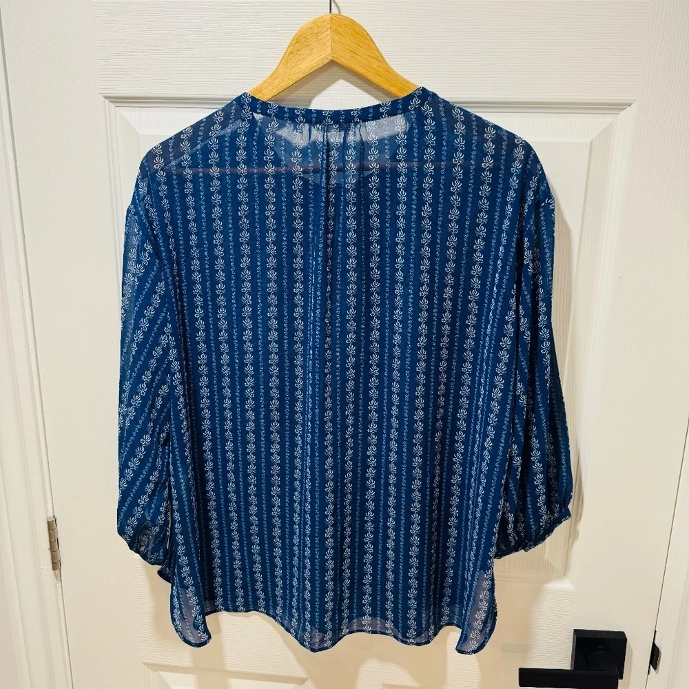 Uniqlo x Beauty and the Beast 3/4 Sleeve Blouse - Size M, Great Condition! - Picture 3 of 4